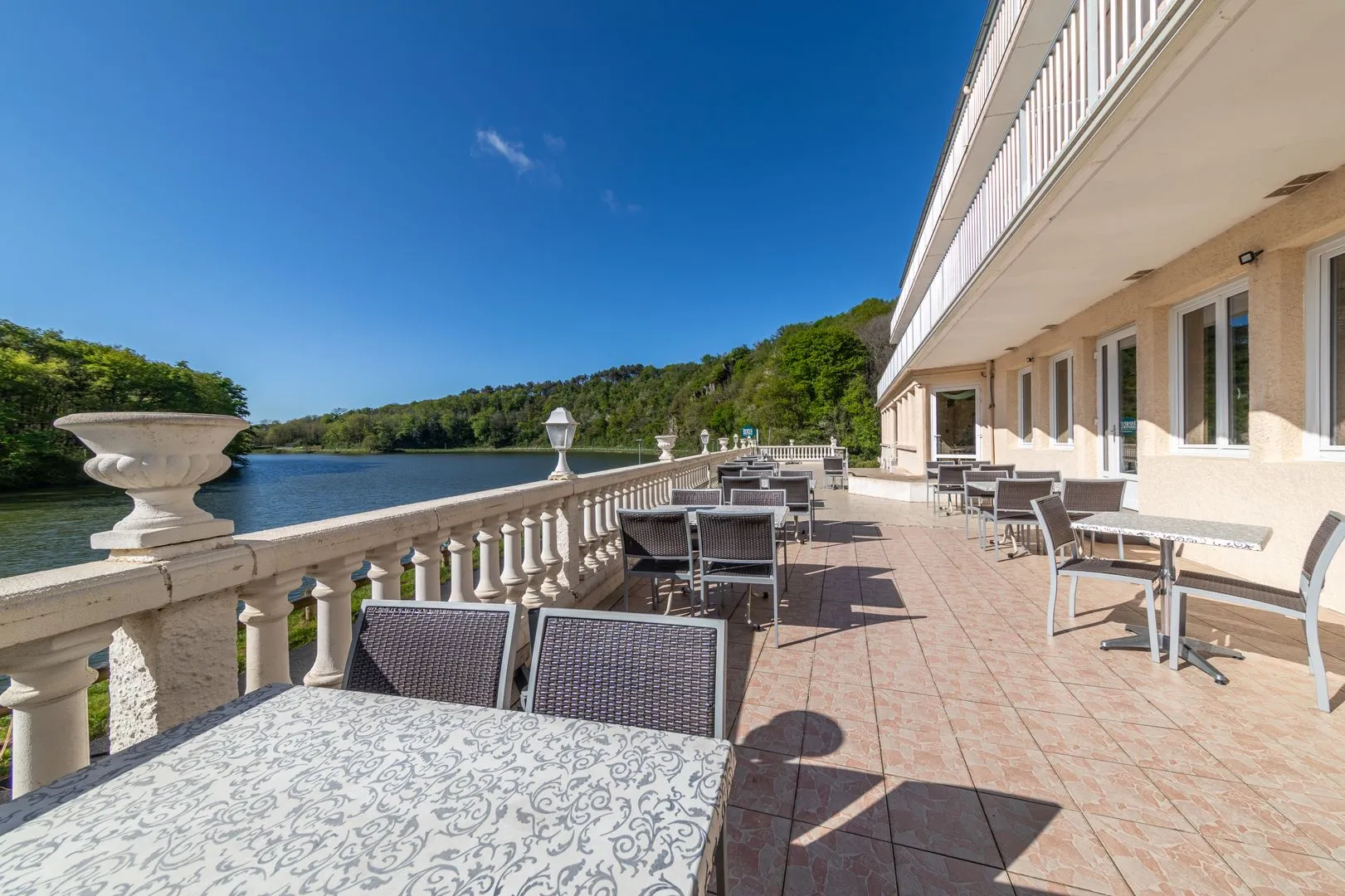 Contact Hotel Le Moulin Neuf Chantonnay près Puy du Fou