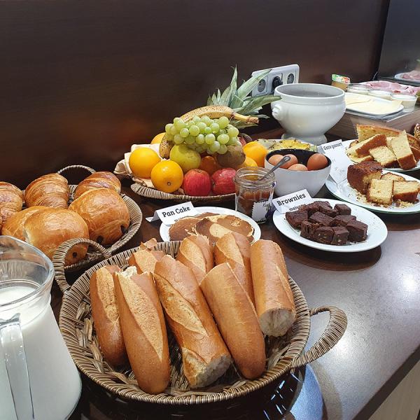 Petit déjeuner buffet à volonté et frais