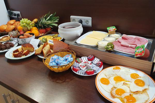 Petit Déjeuner buffet à volonté